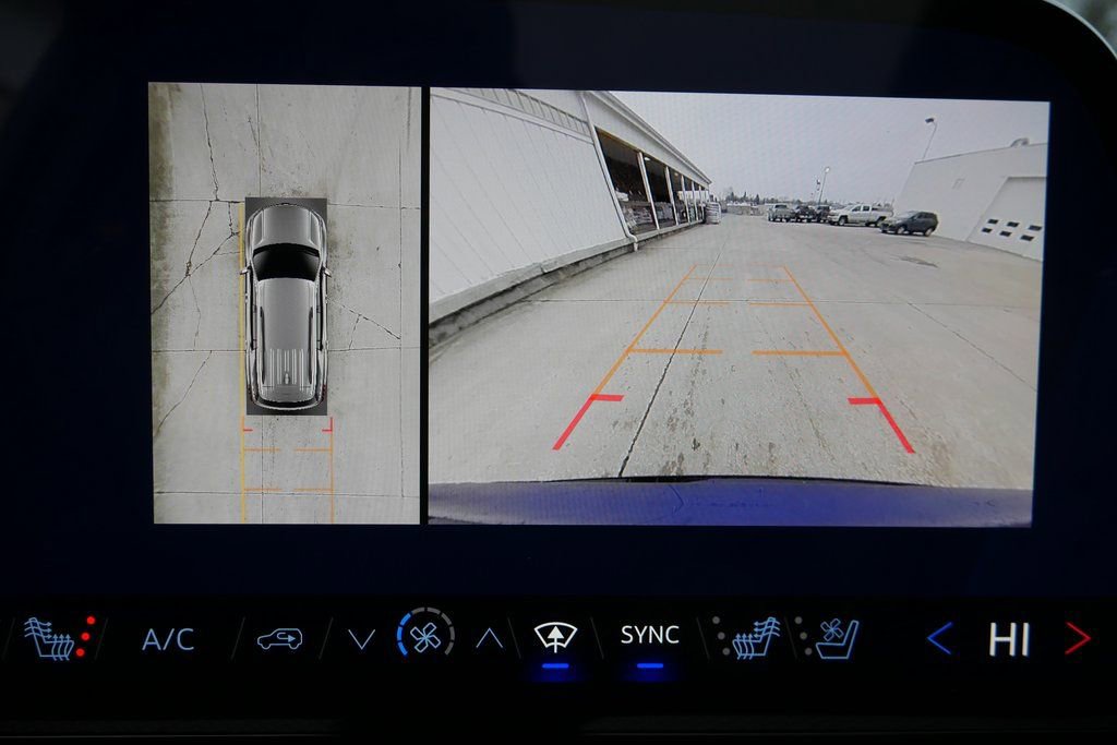 New 2026 Chevrolet Traverse RS image 16