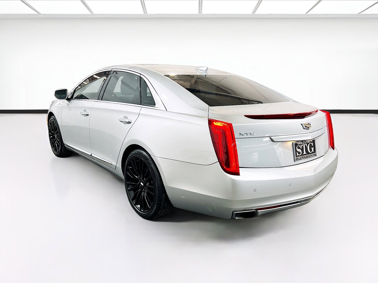 Used 2016 Cadillac XTS Luxury w/ Driver Awareness Package FWD image 6