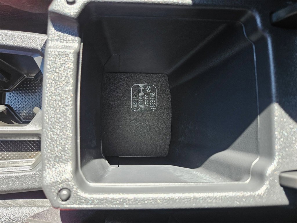 Used 2024 Volkswagen Tiguan Wolfsburg Edition image 28