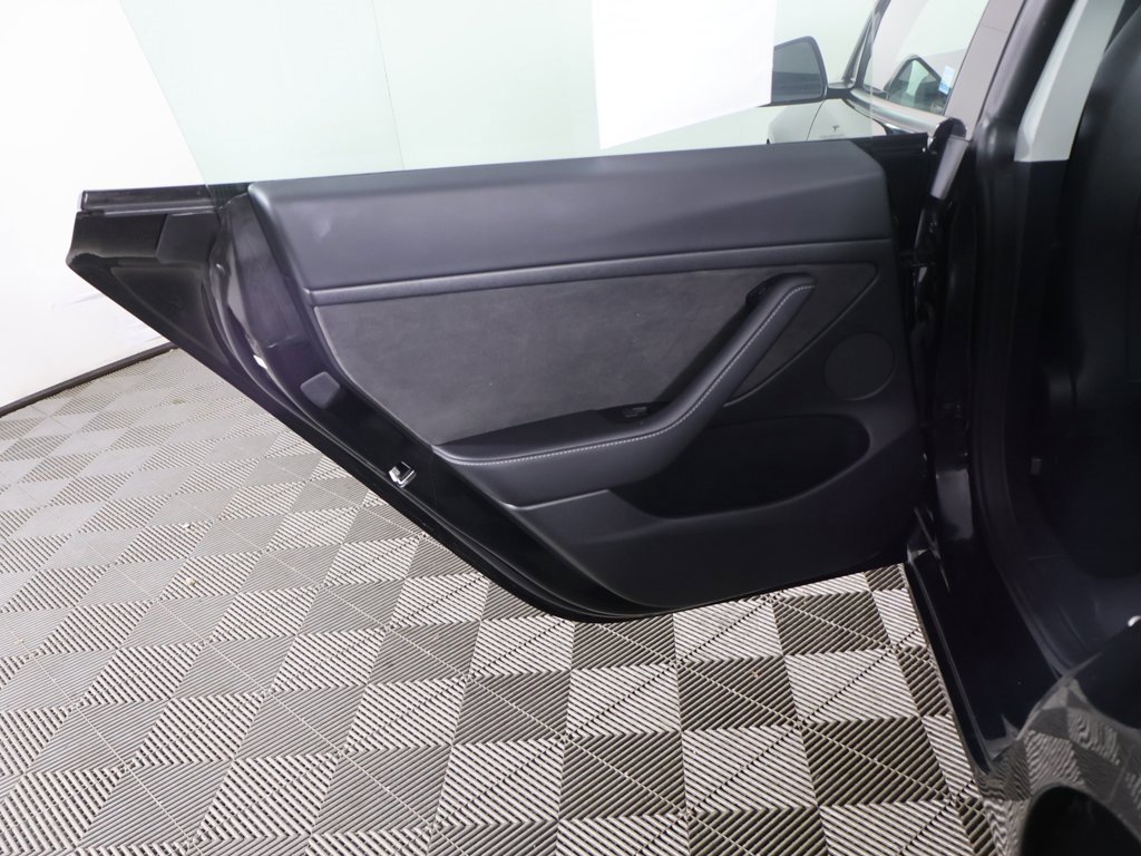 Used 2023 Tesla Model 3 Standard Range image 24