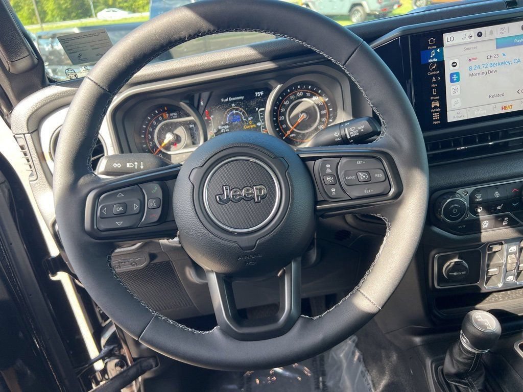 New 2025 Jeep Gladiator Sport AWD/4WD image 21