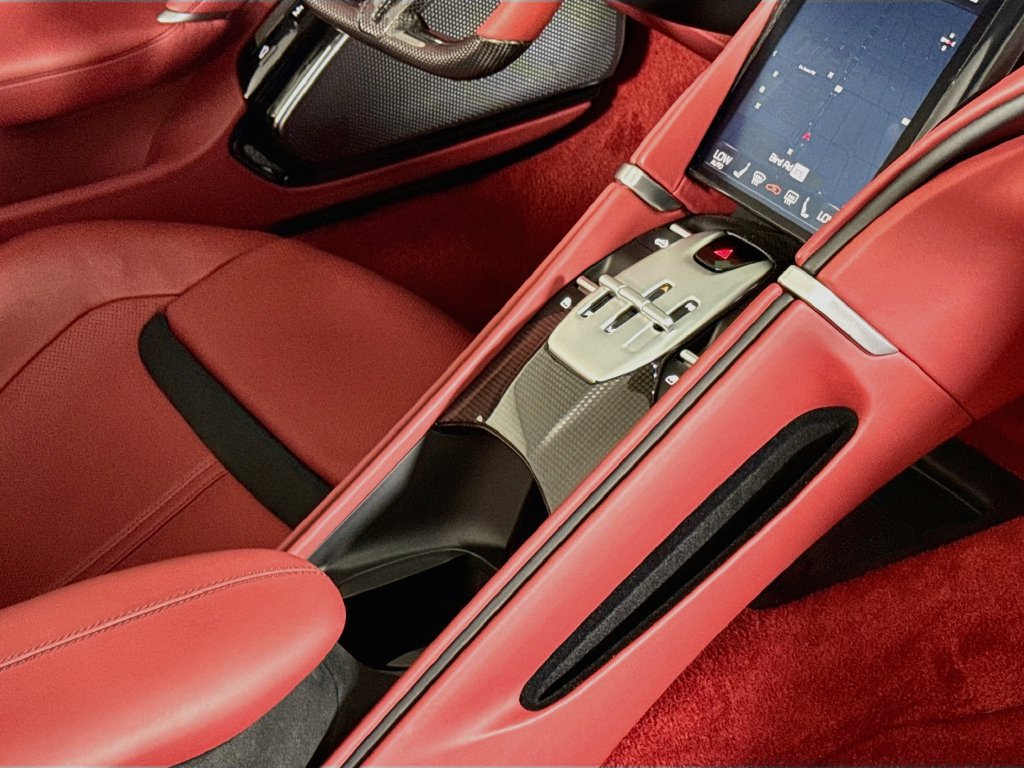 Used 2026 Ferrari Roma Spider RWD image 21