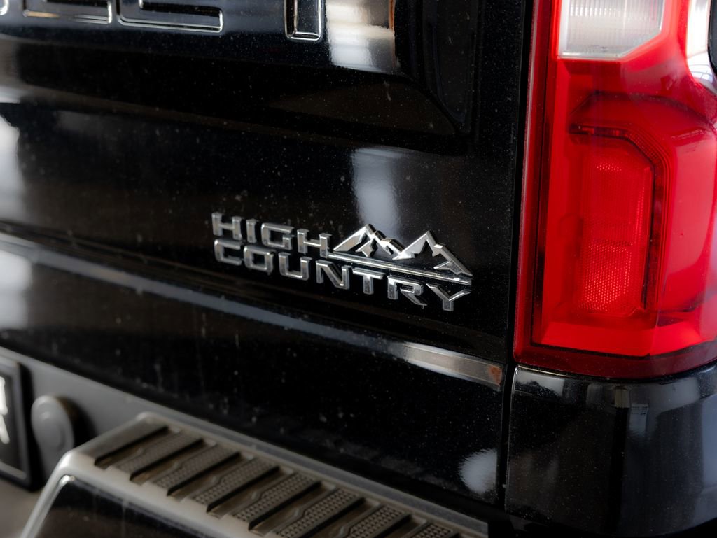 Used 2020 Chevrolet Silverado 1500 High Country w/ Technology Package AWD/4WD image 6