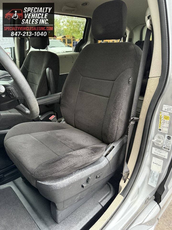 Used 2013 Dodge Grand Caravan SXT FWD image 36