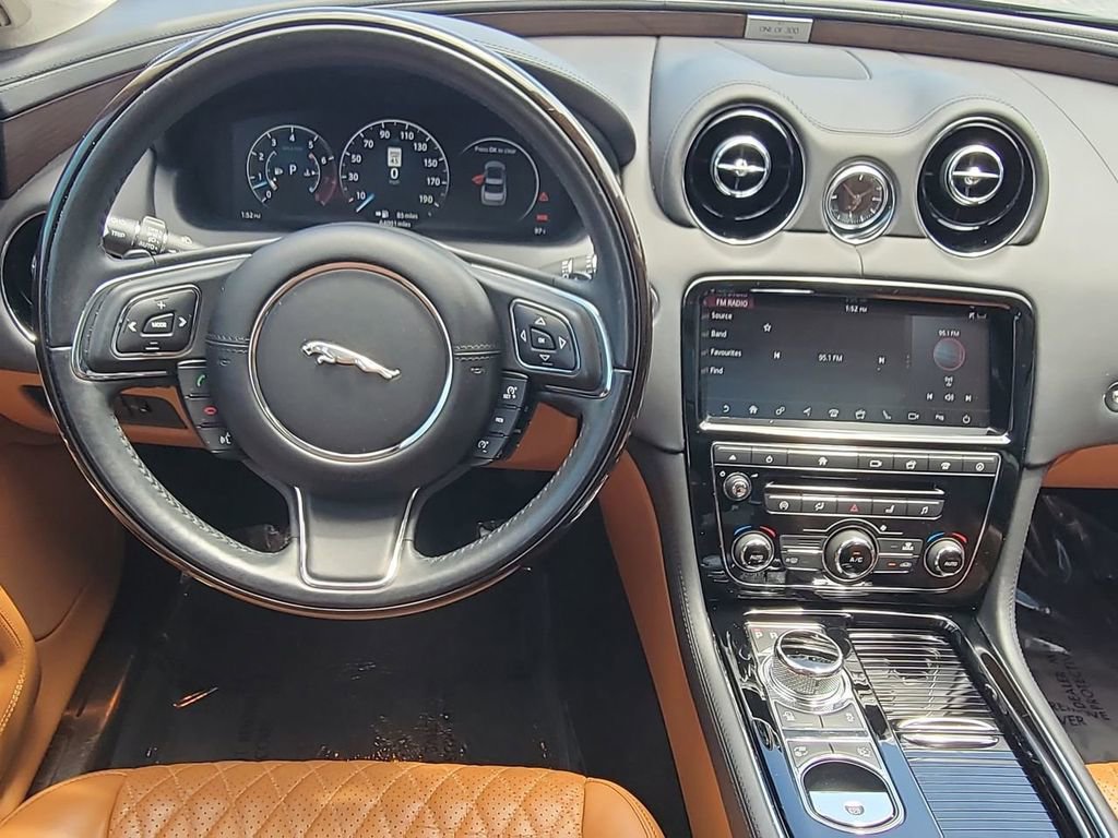 Used 2019 Jaguar XJ L Supercharged RWD image 19