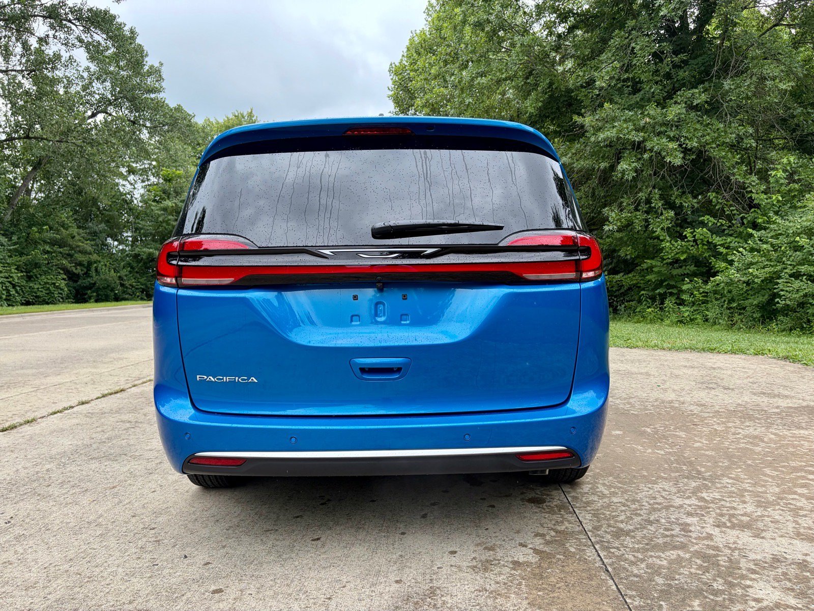New 2027 Chrysler Pacifica Select FWD image 11