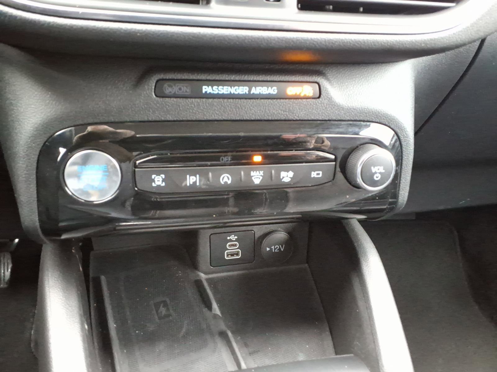 Used 2024 Ford Escape Platinum image 10