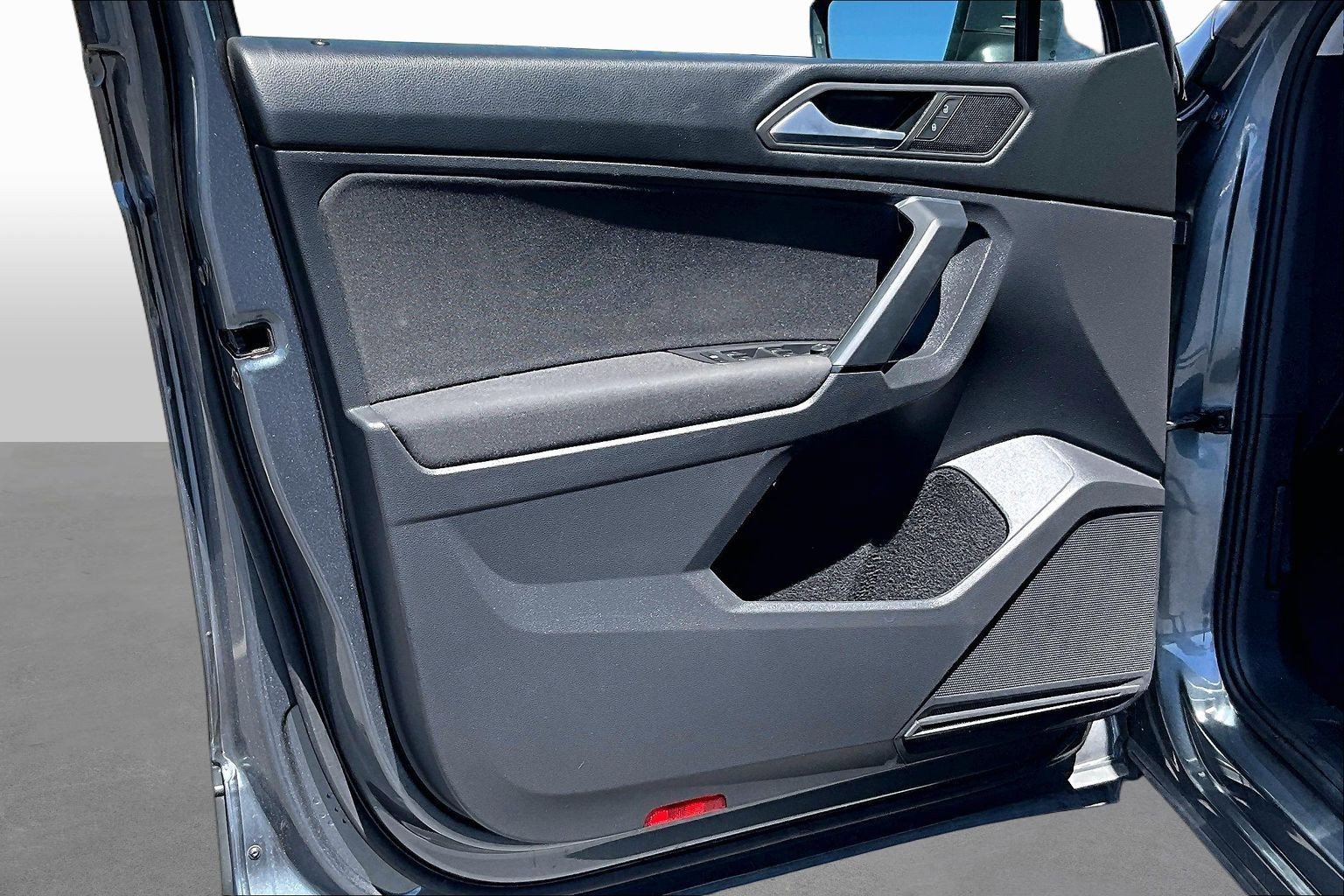 Used 2019 Volkswagen Tiguan S FWD image 11