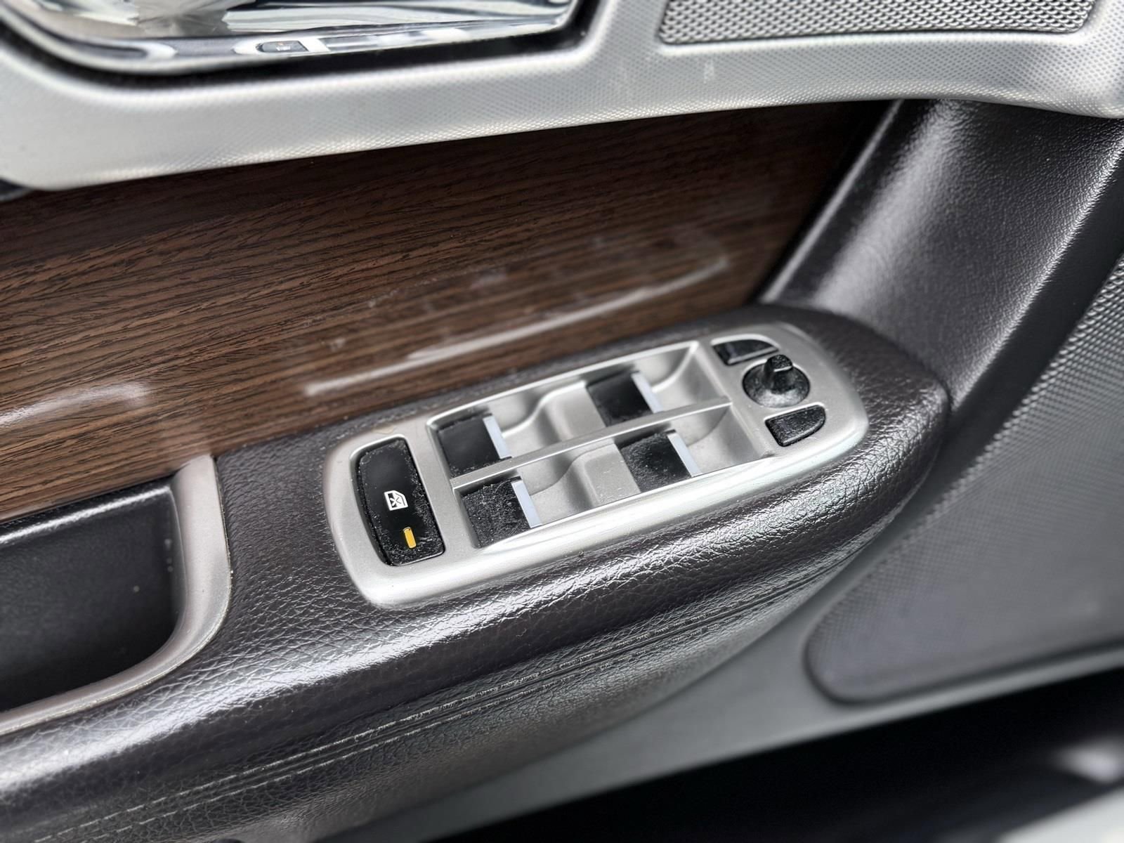 Used 2014 Jaguar XF 3.0 image 16