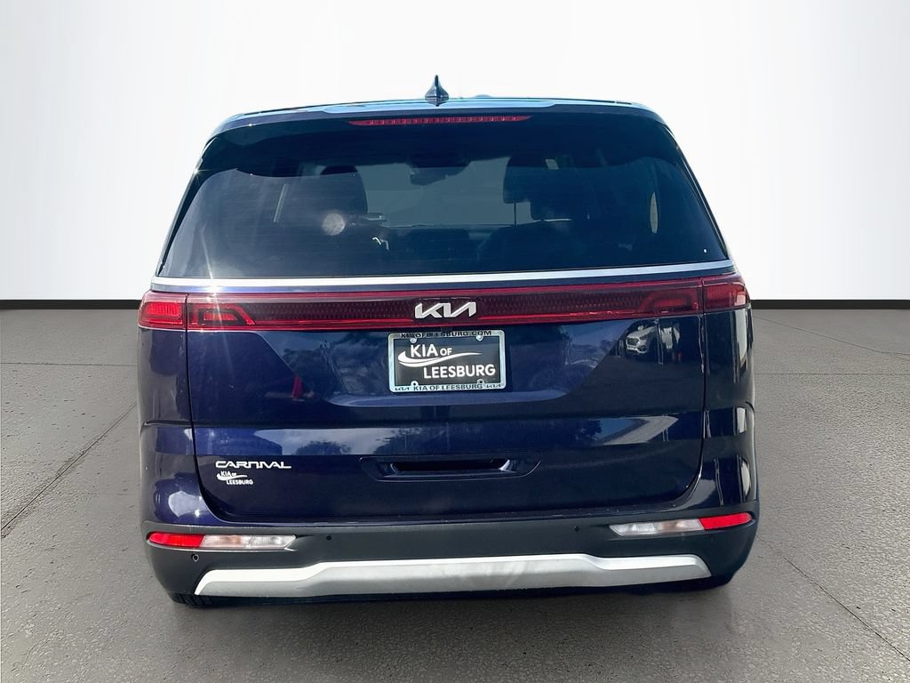 Used 2023 Kia Carnival LX FWD image 6