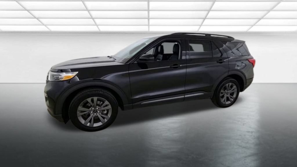 New 2024 Ford Explorer XLT w/ Equipment Group 202A AWD/4WD image 4