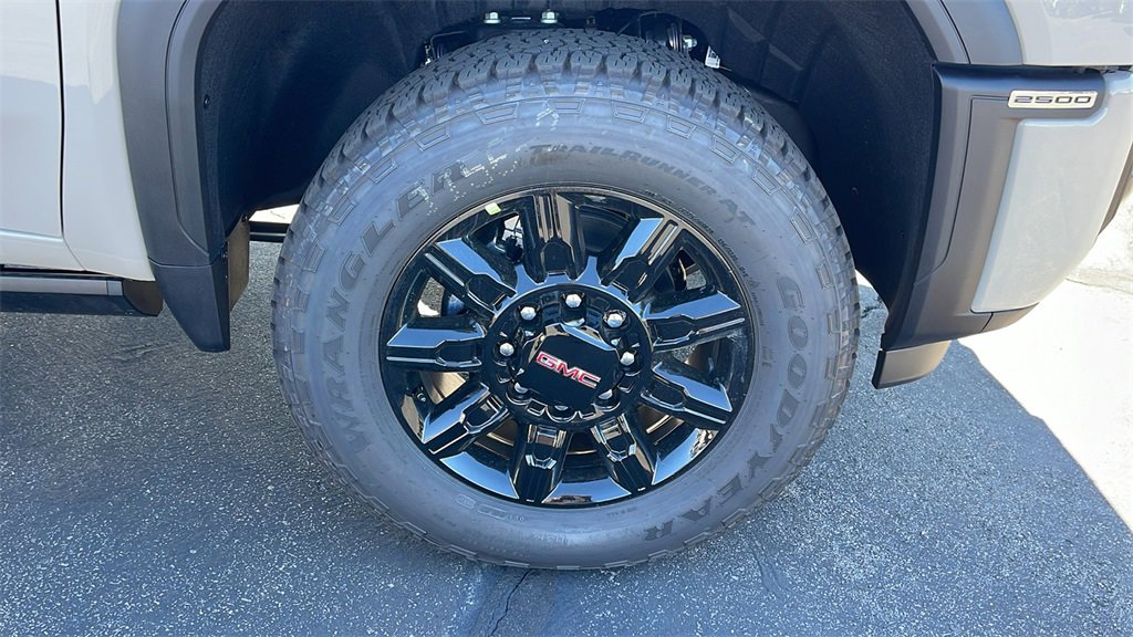 New 2026 GMC Sierra 2500 AT4 w/ AT4 Premium Plus Package image 9