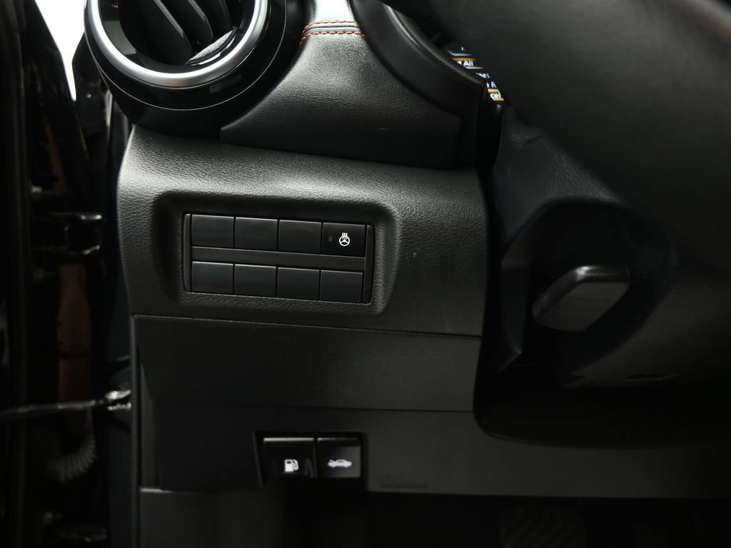 Used 2023 Nissan Kicks SR w/ SR Premium Package image 12