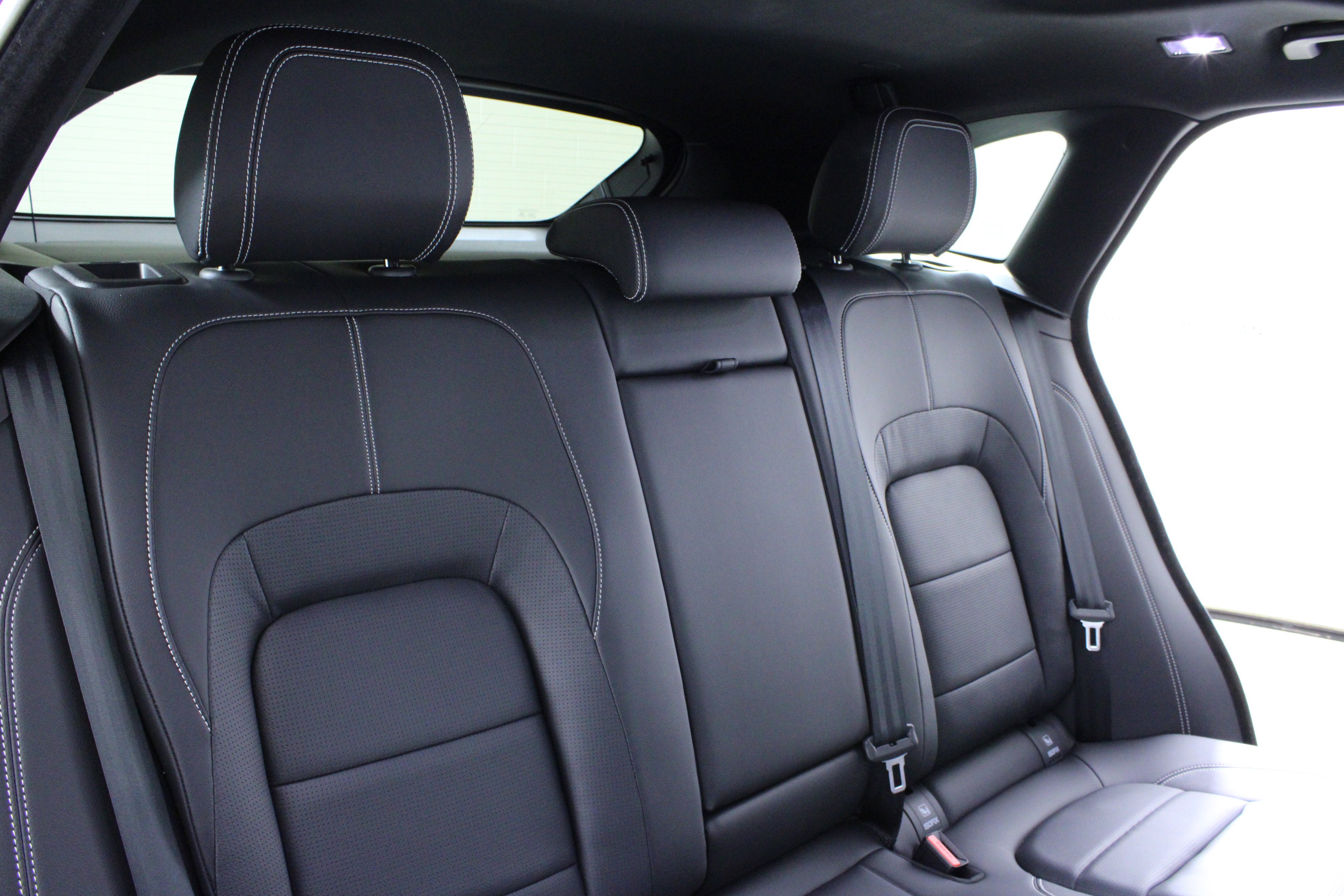 Used 2025 Jaguar F-PACE R-Dynamic S image 13