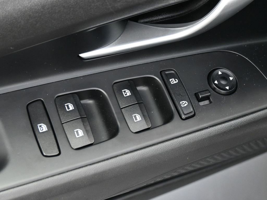 Used 2023 Hyundai Elantra Blue FWD image 4