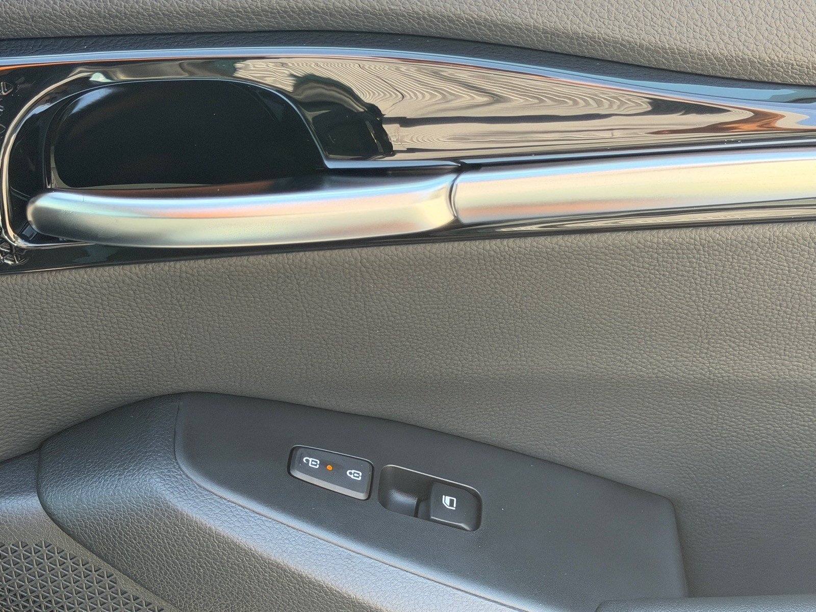 Certified 2024 Kia Seltos EX FWD image 19