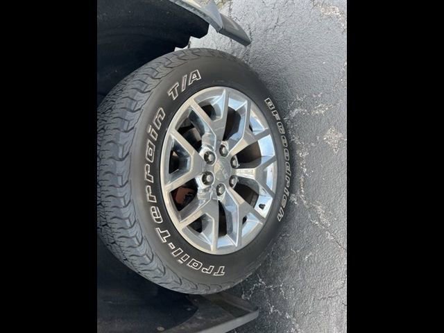 Used 2014 GMC Sierra 1500 SLT w/ SLT Crew Cab Value Package image 19