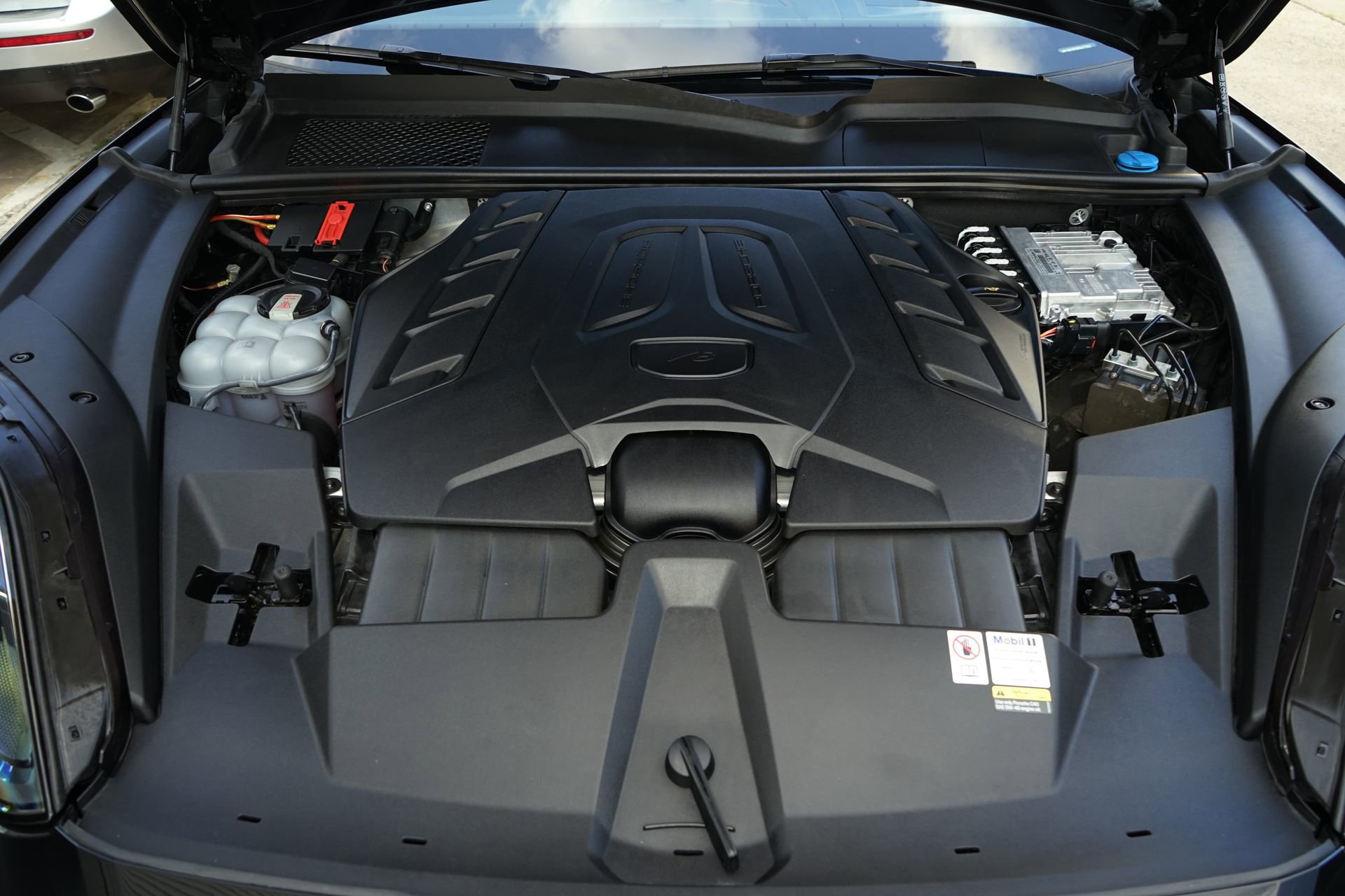 Used 2024 Porsche Cayenne Turbo GT image 37