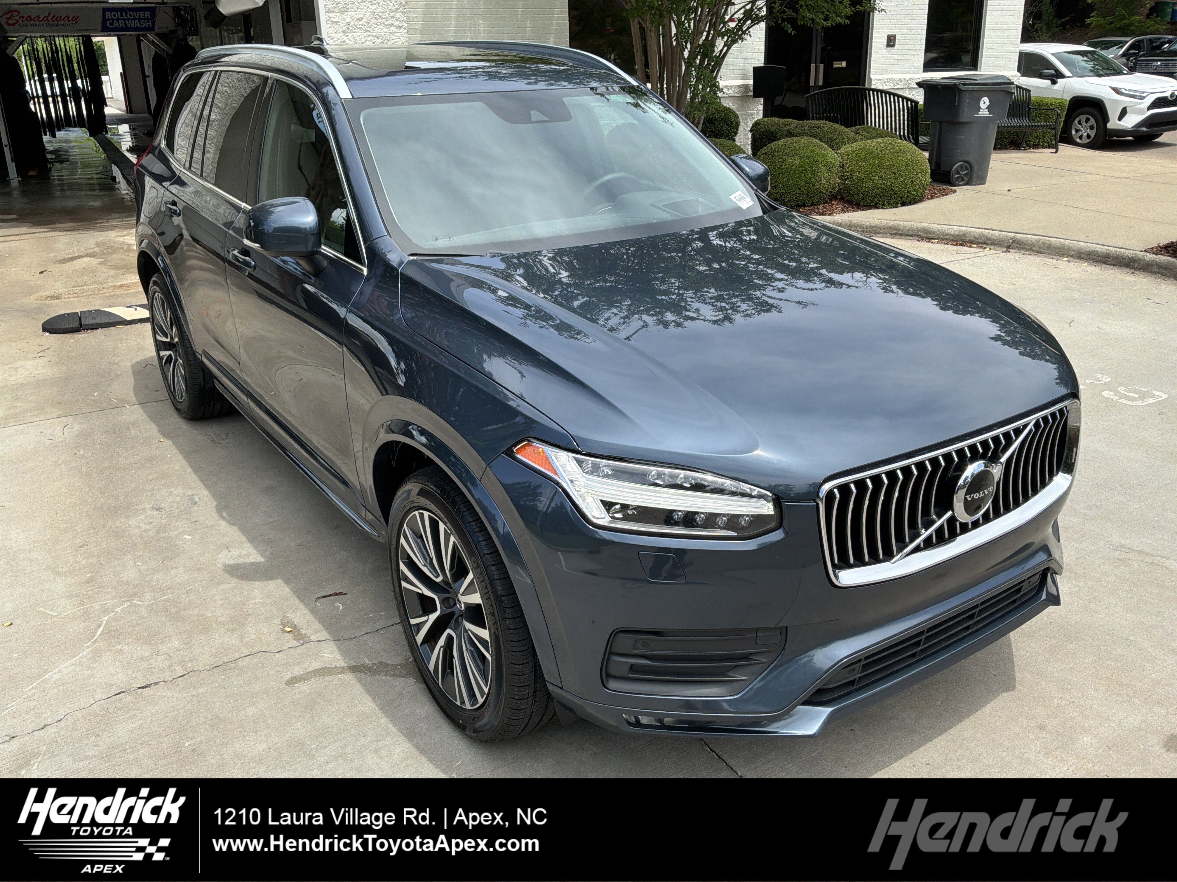 Used 2021 Volvo XC90 T6 Momentum w/ Advanced Package