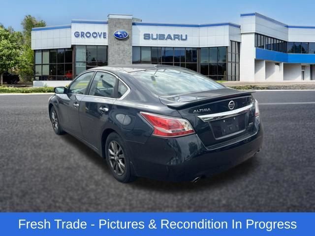 Used 2015 Nissan Altima 2.5 S w/ Special Edition Package FWD image 3