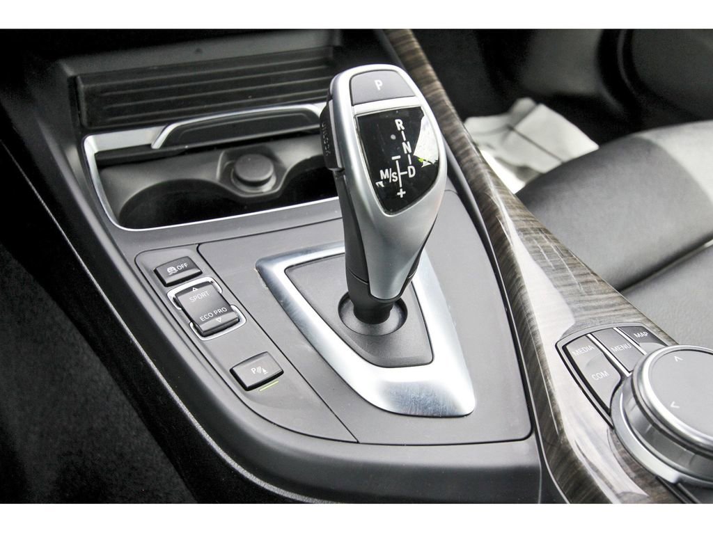 Used 2020 BMW 230i Convertible w/ Premium Package RWD image 26