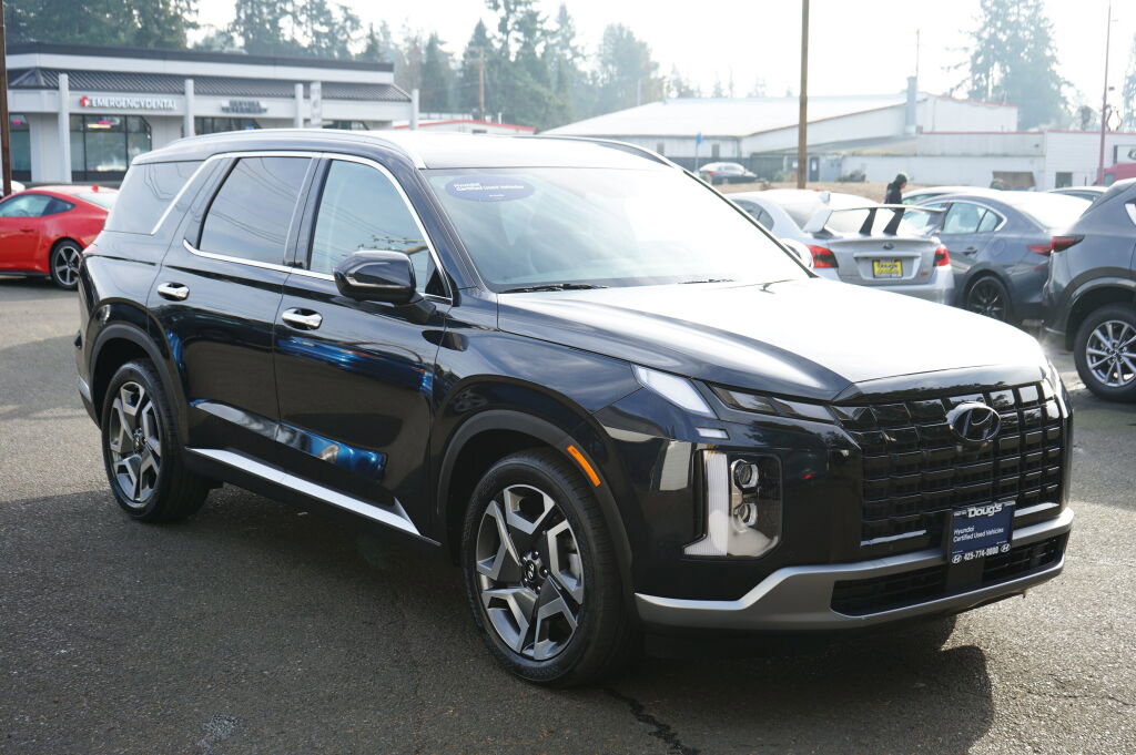 Used 2023 Hyundai Palisade SEL w/ Premium Package image 3