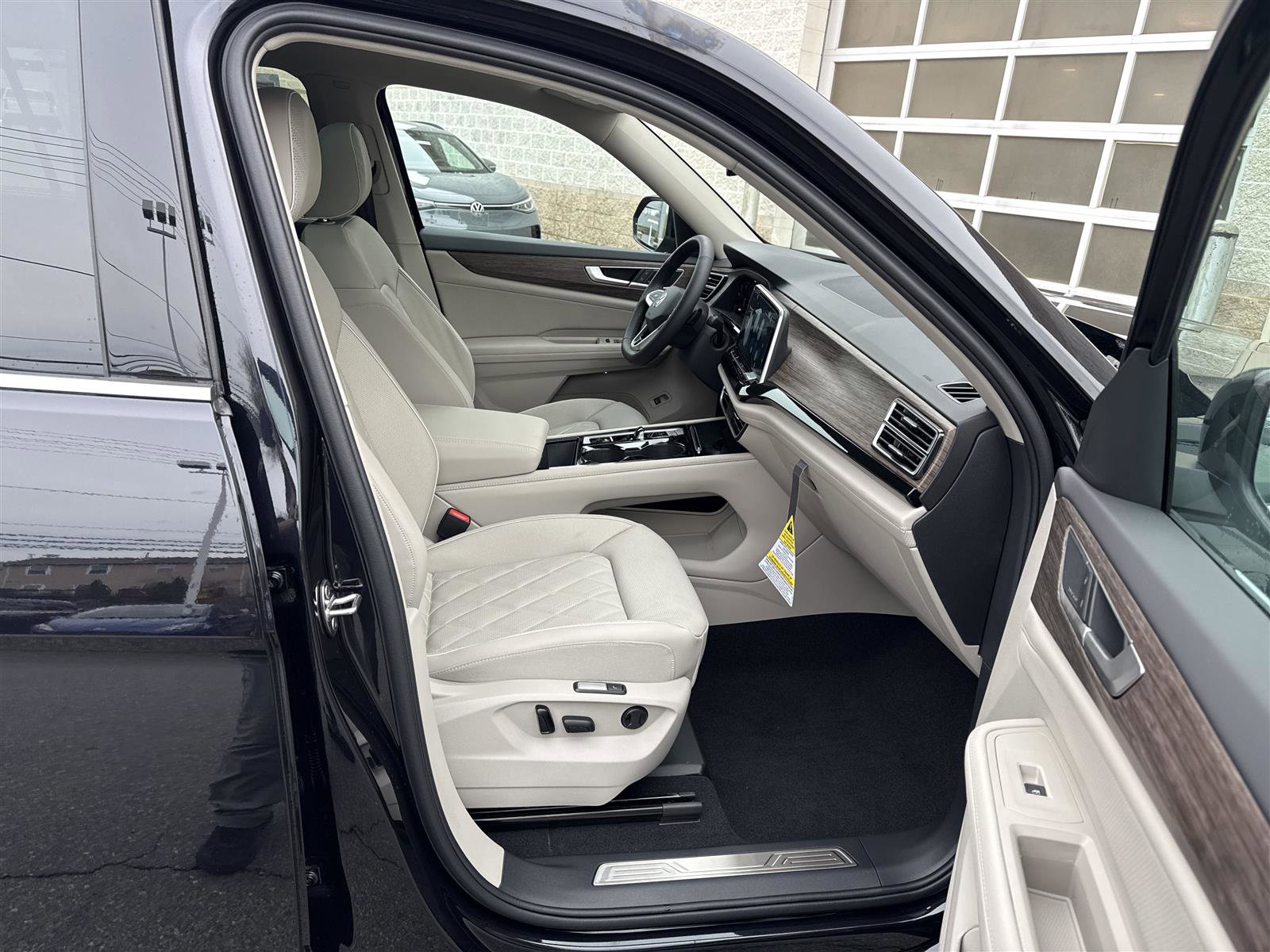 New 2025 Volkswagen Atlas SEL Premium R-Line image 33