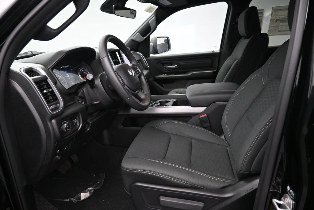 New 2026 RAM 1500 Express AWD/4WD image 12