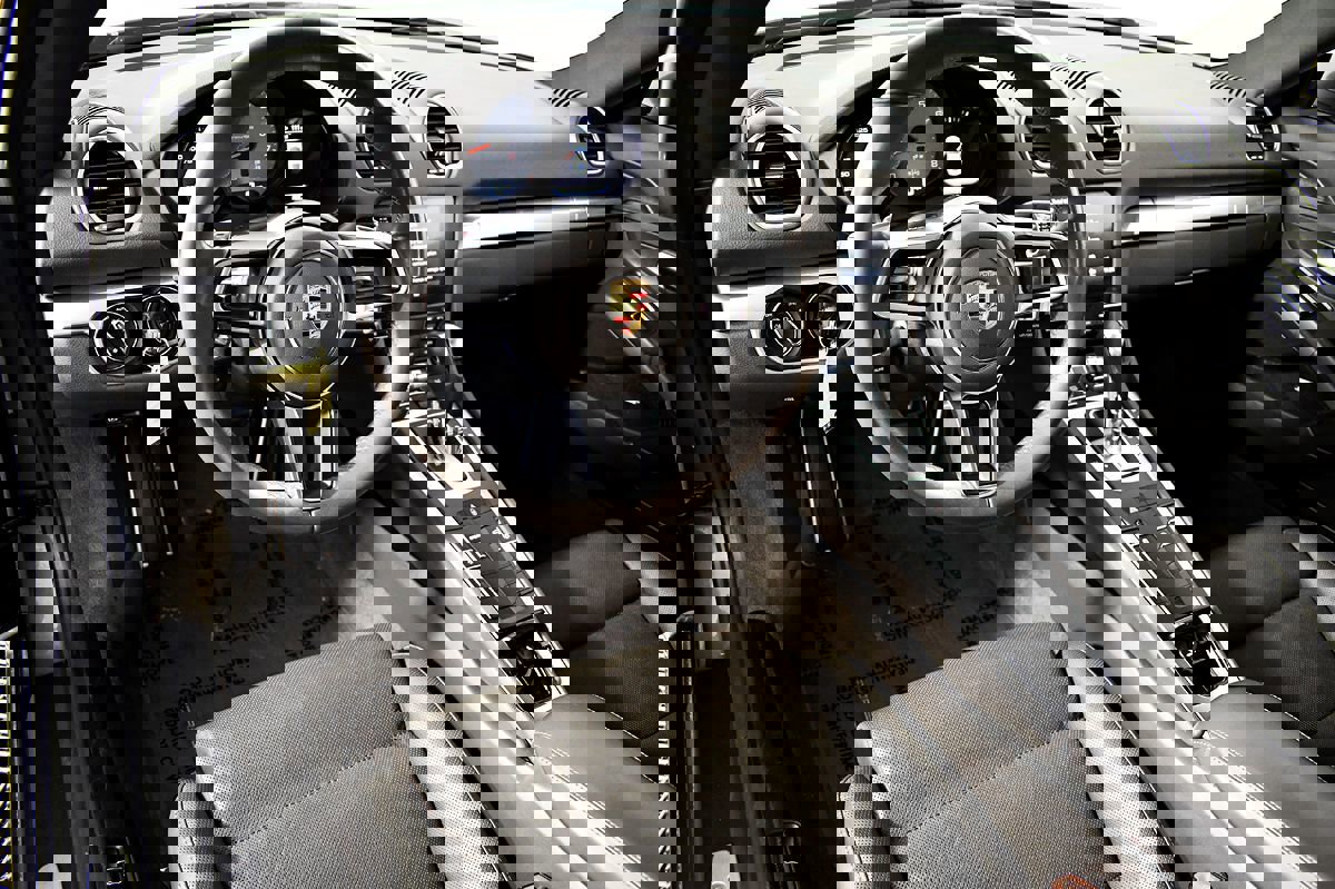 Used 2017 Porsche 718 Cayman S image 22