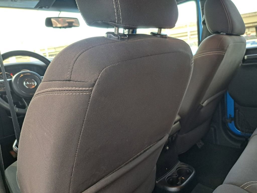 Used 2016 Jeep Wrangler Unlimited Sahara w/ Connectivity Group image 20