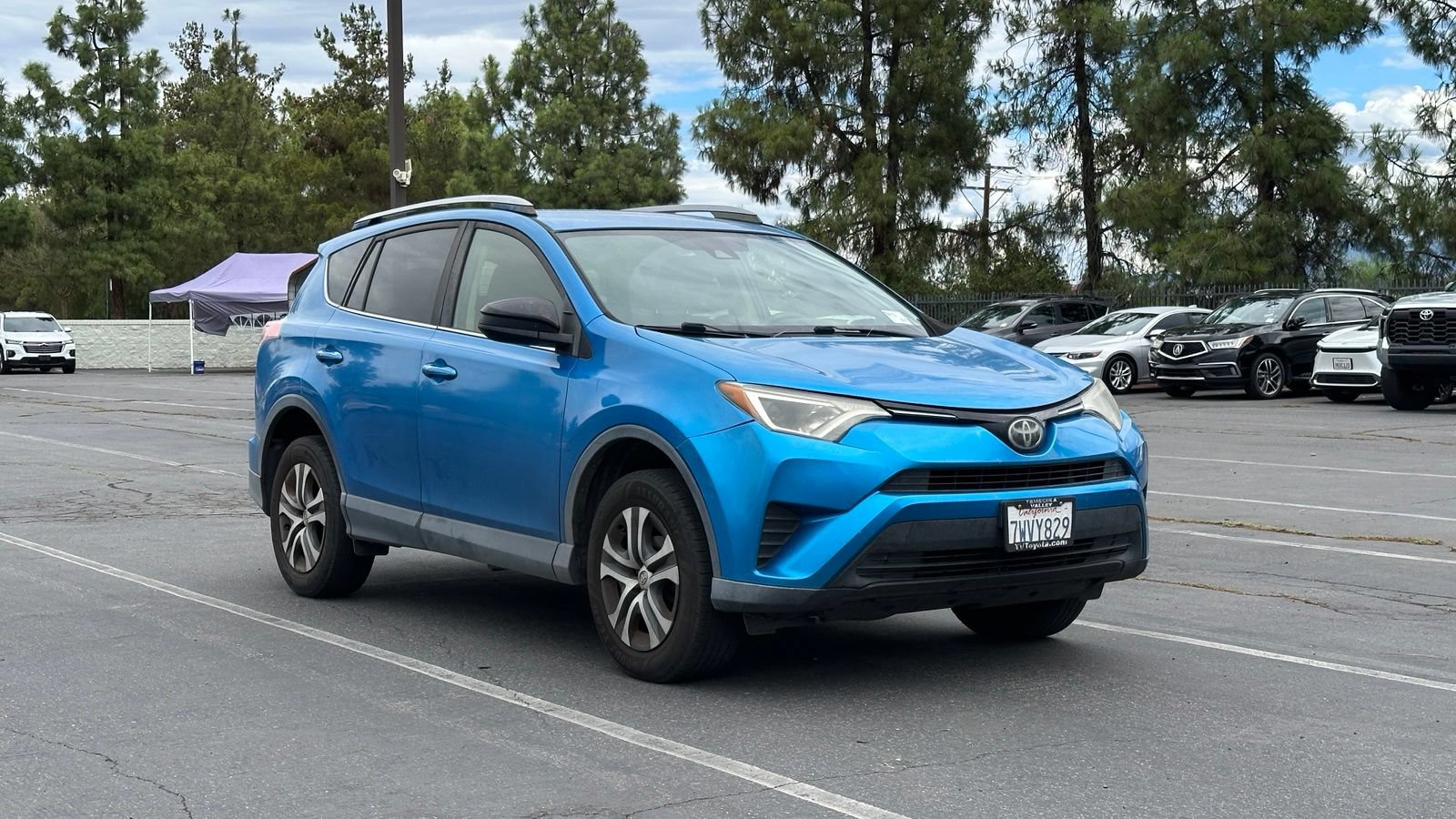 Used 2017 Toyota RAV4 LE w/ Carpet Mat Package FWD image 2