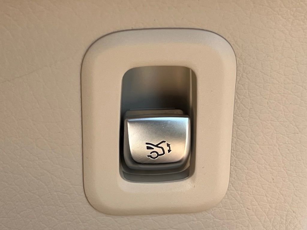 Certified 2022 Mercedes-Benz GLC 300 4MATIC image 29