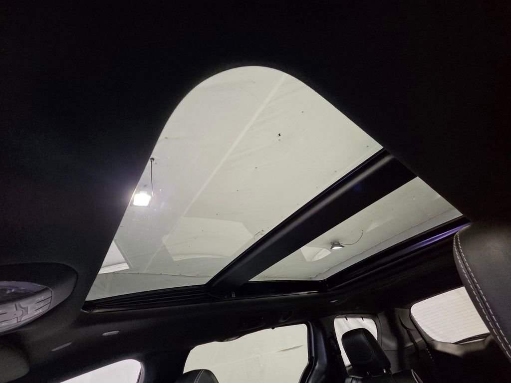 Certified 2025 Chrysler Pacifica Limited image 13