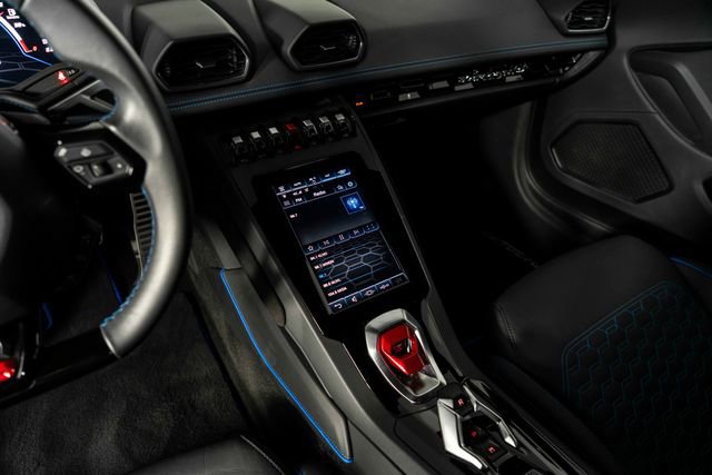 Used 2020 Lamborghini Huracan EVO image 19