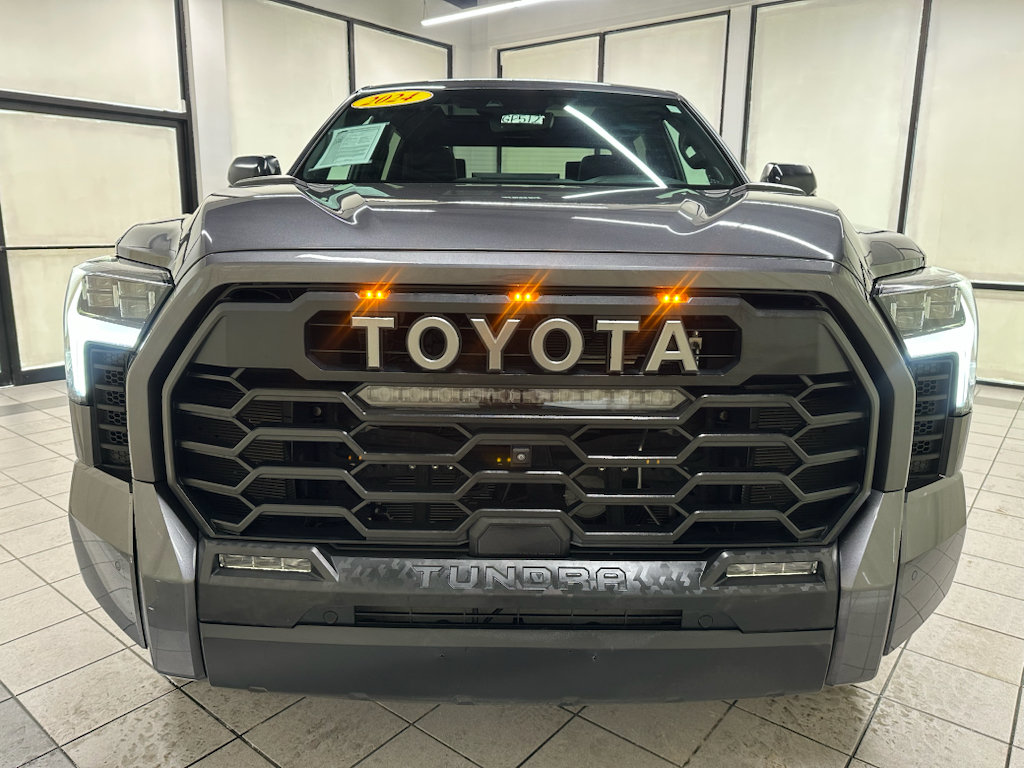 Used 2024 Toyota Tundra Limited AWD/4WD image 12