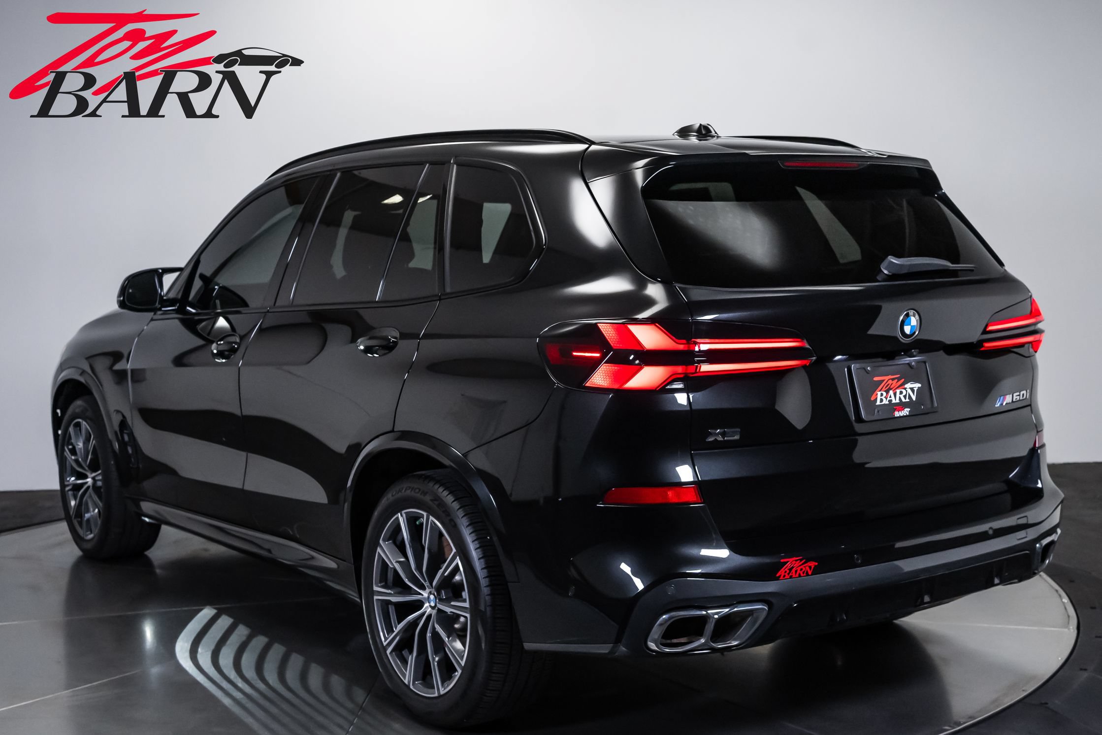 Used 2024 BMW X5 M60i w/ Climate Comfort Package AWD/4WD image 3