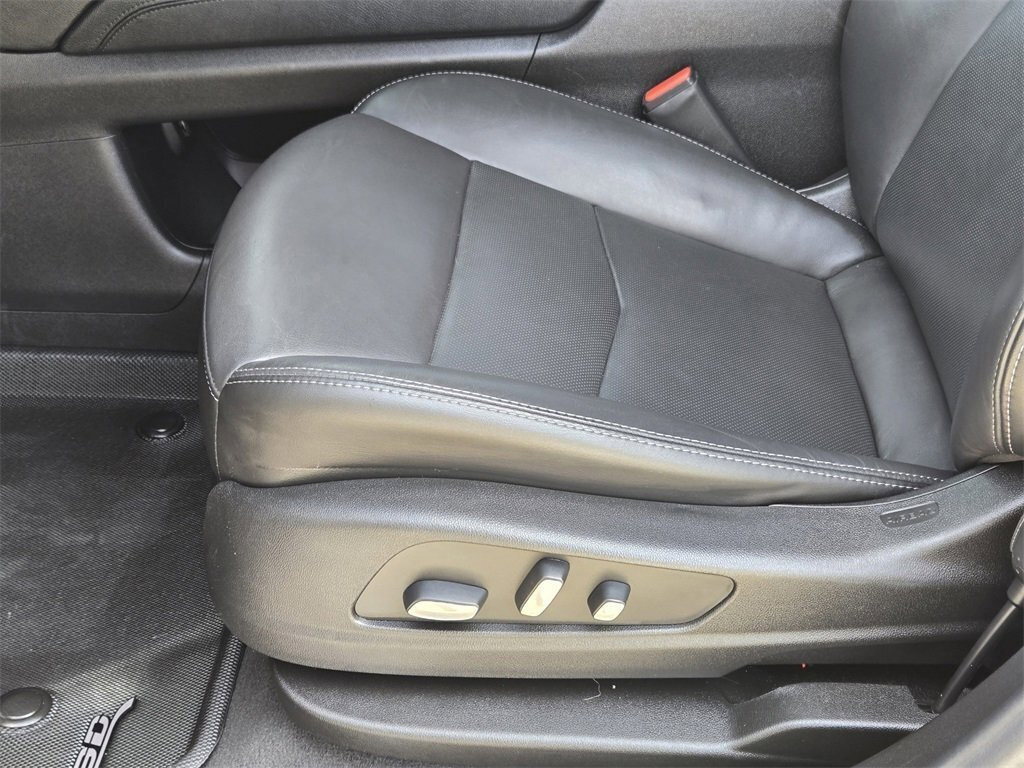 Used 2022 Cadillac XT5 Premium Luxury image 27