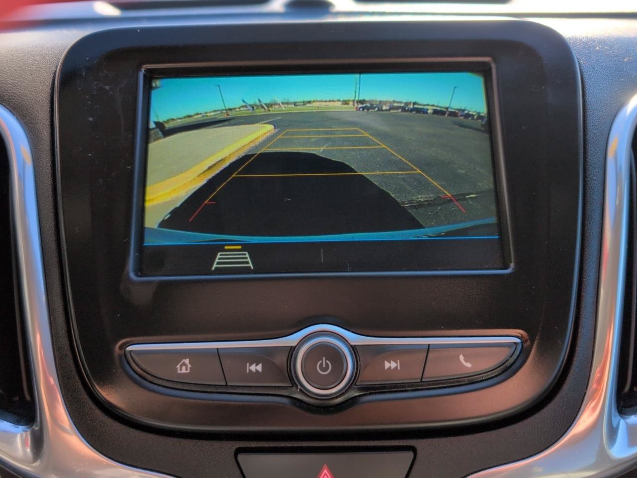 Used 2019 Chevrolet Equinox LS w/ LS Convenience Package FWD image 17