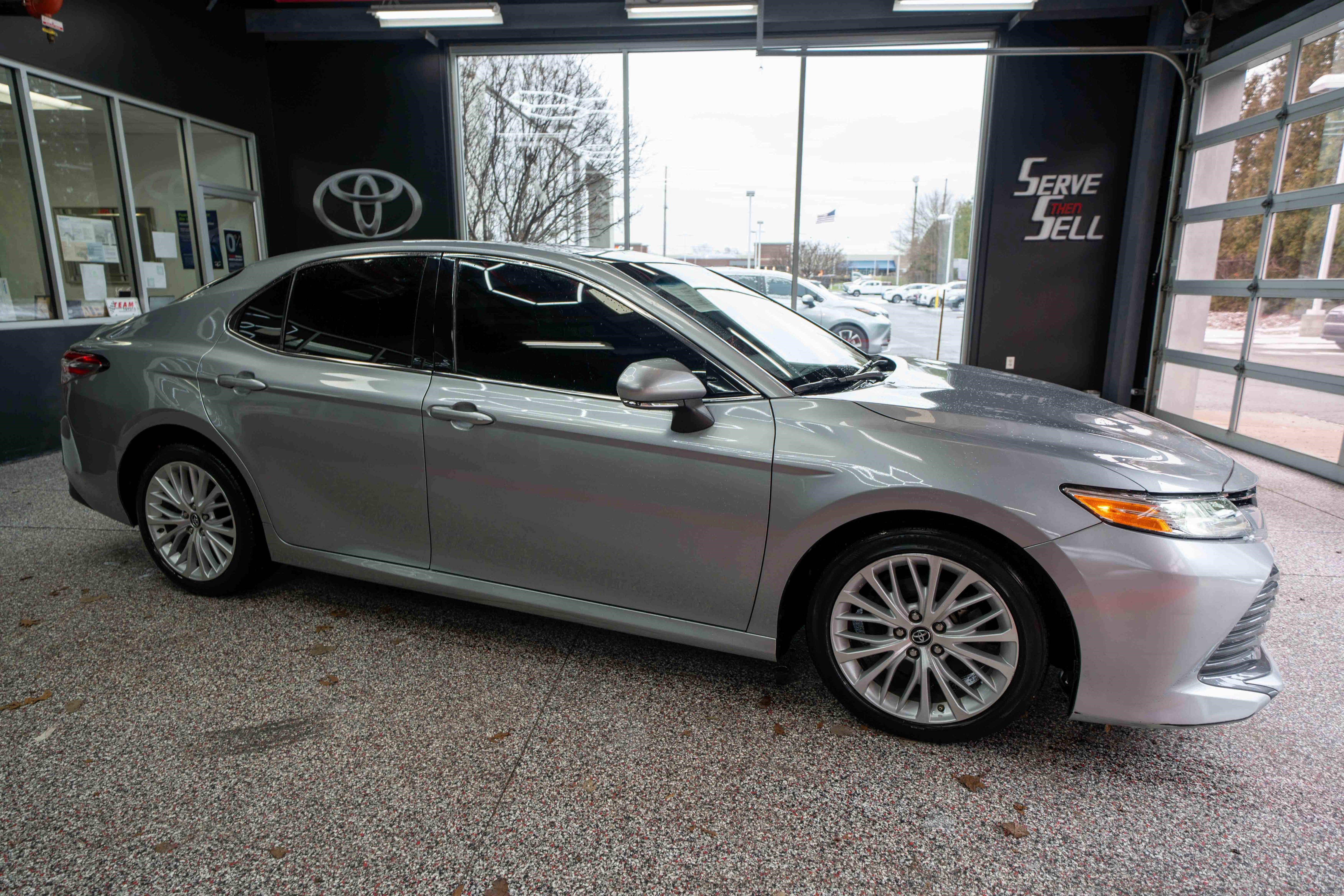 Used 2019 Toyota Camry XLE image 5