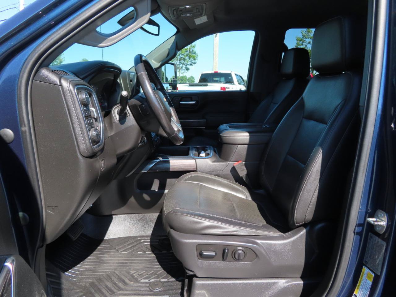 Used 2020 Chevrolet Silverado 2500 LTZ w/ LTZ Plus Package AWD/4WD image 31