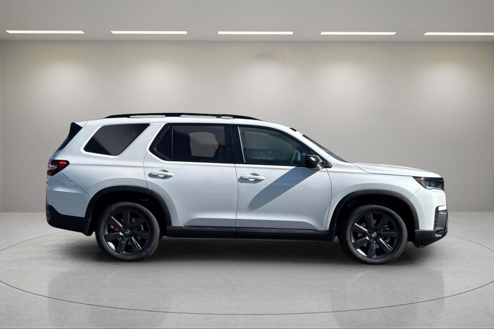 New 2026 Honda Pilot Sport image 2