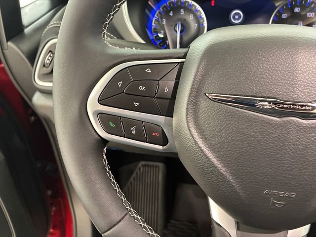 Used 2025 Chrysler Pacifica Select FWD image 23