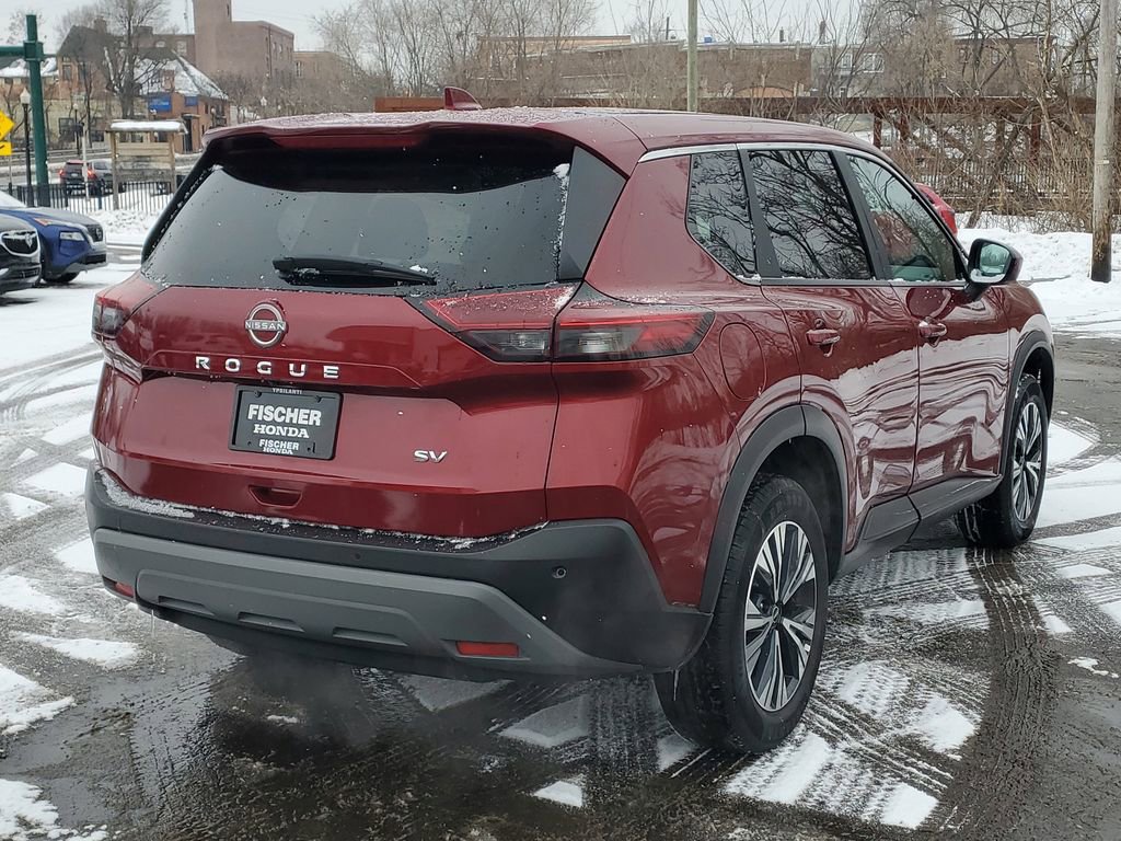 Used 2023 Nissan Rogue SV image 3