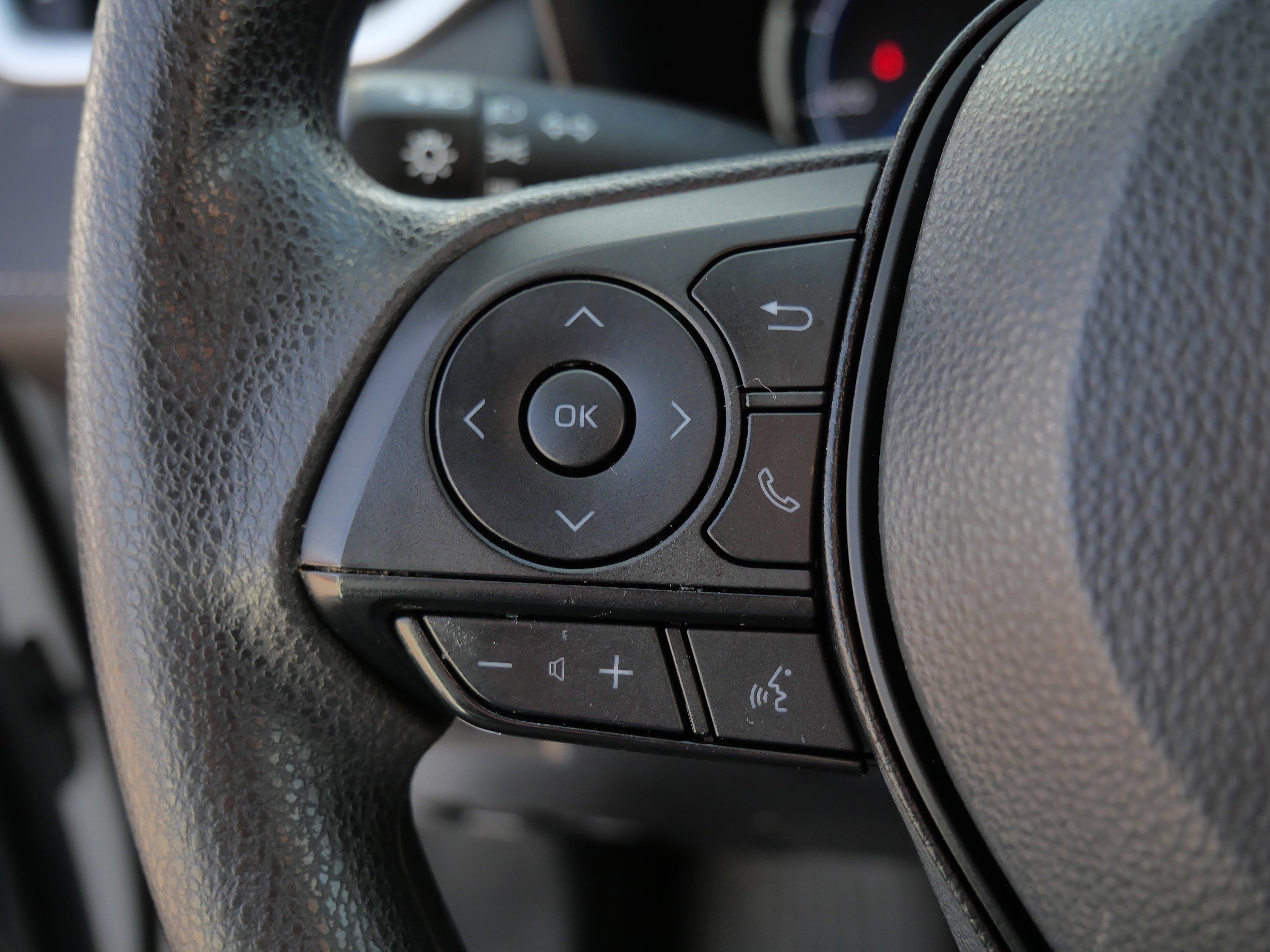 Certified 2024 Toyota RAV4 LE image 28