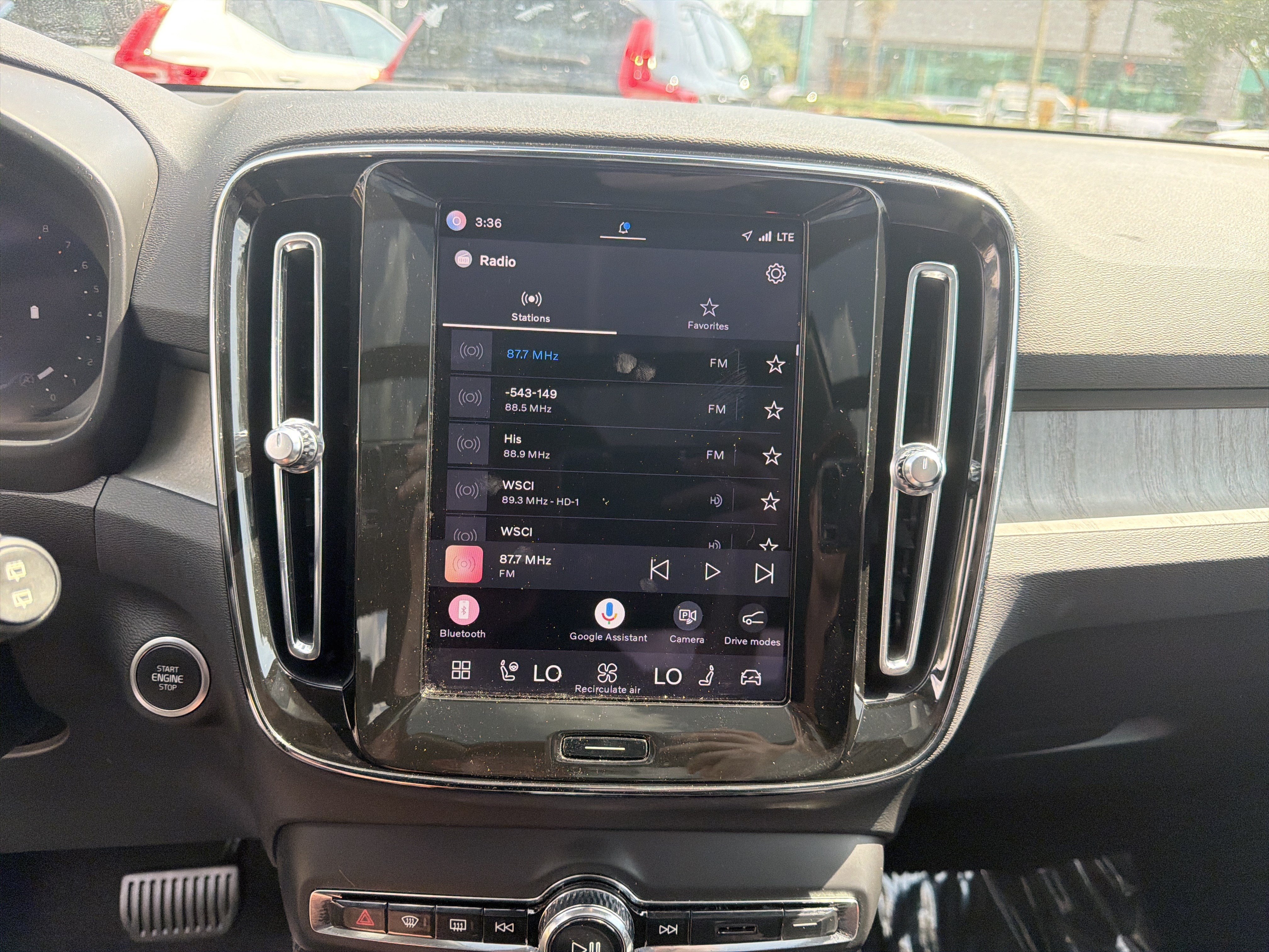 Certified 2023 Volvo XC40 B4 Plus w/ Driver Assist Package FWD image 25