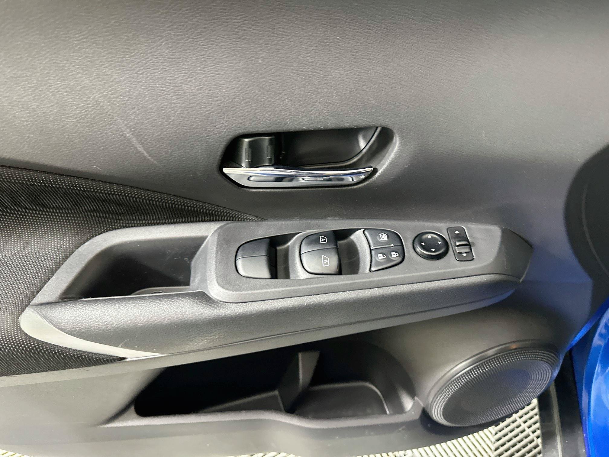 Used 2023 Nissan Kicks SV FWD image 15