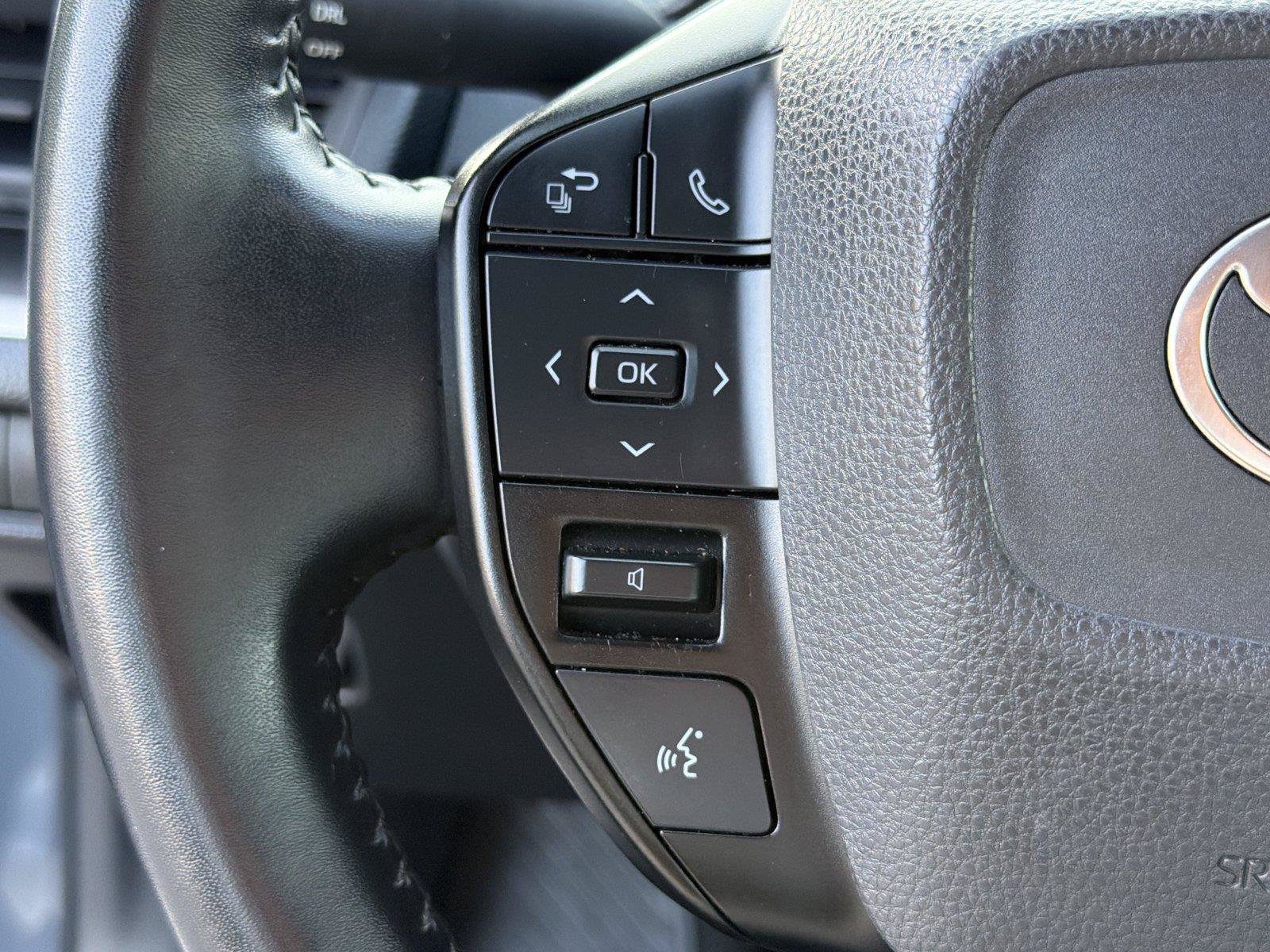 Used 2024 Toyota Prius LE FWD image 23