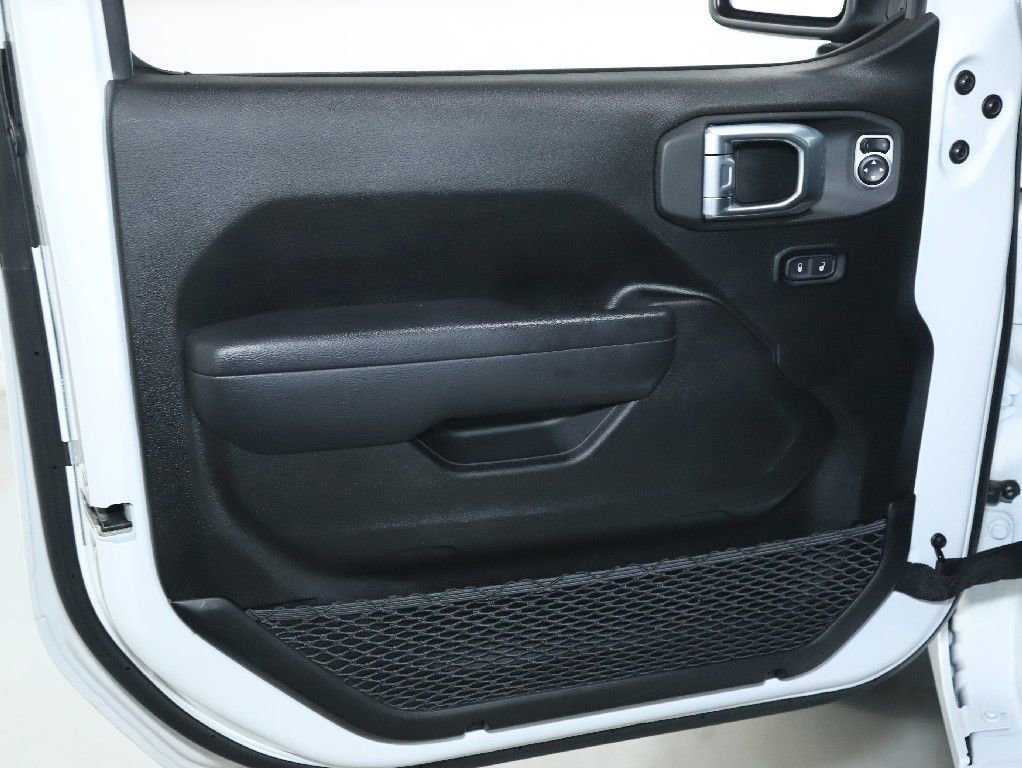 Used 2025 Jeep Wrangler Sport S image 16