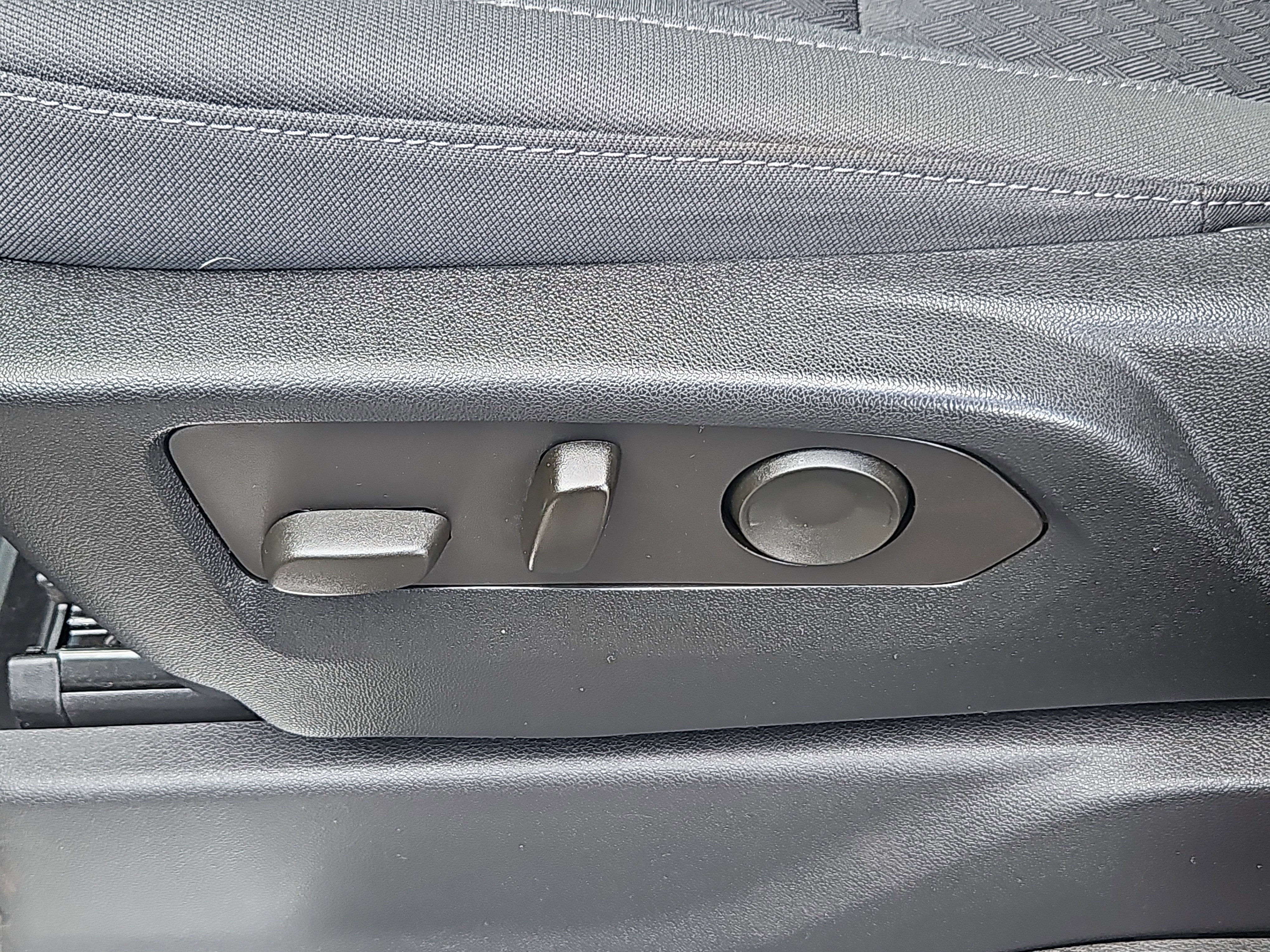 Used 2022 Chevrolet Silverado 1500 LT image 15