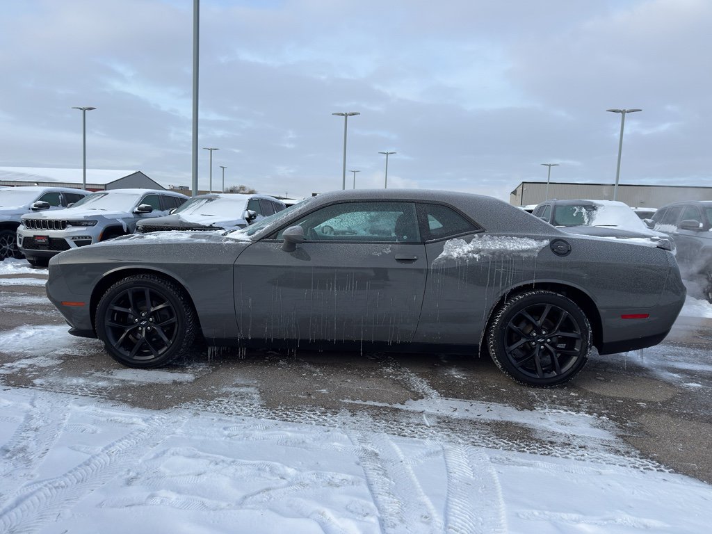 Used 2019 Dodge Challenger SXT w/ Blacktop Package image 6